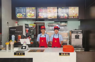 從方向盤到漢堡盤 黃姐的轉型之路與南寧漢堡店加盟新觀察